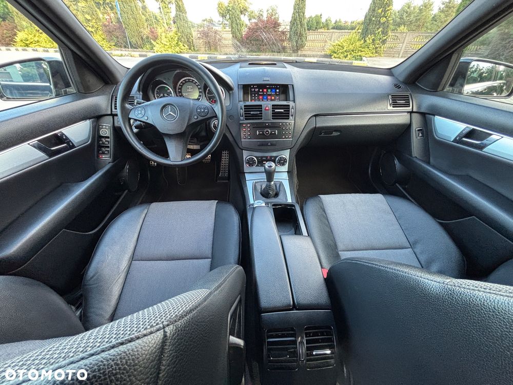Mercedes-Benz Klasa C 200 CDI Avantgarde Edition - 24