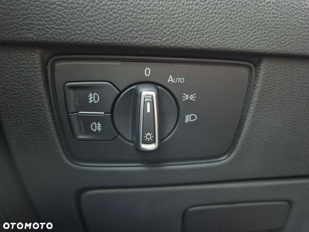 Volkswagen Passat 2.0 TSI Elegance DSG - 27