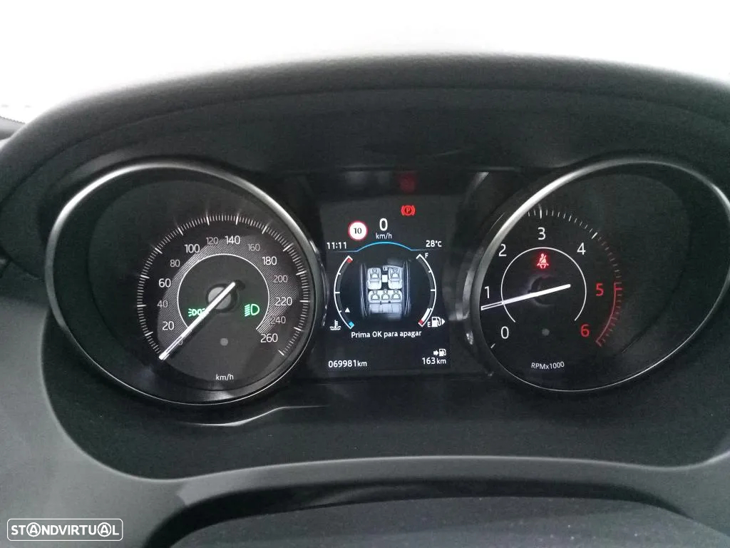 Jaguar E-Pace 2.0 i4D R-Dynamic - 8