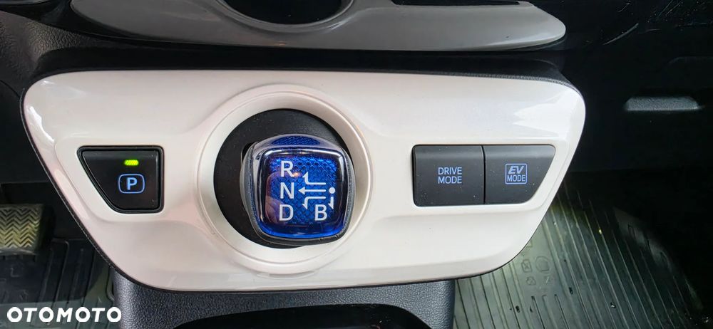 Toyota Prius 1.8 Hybrid Prestige - 17