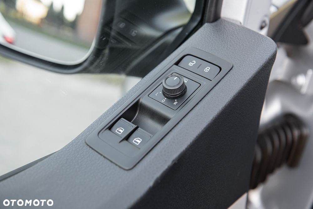 Volkswagen Transporter - 11