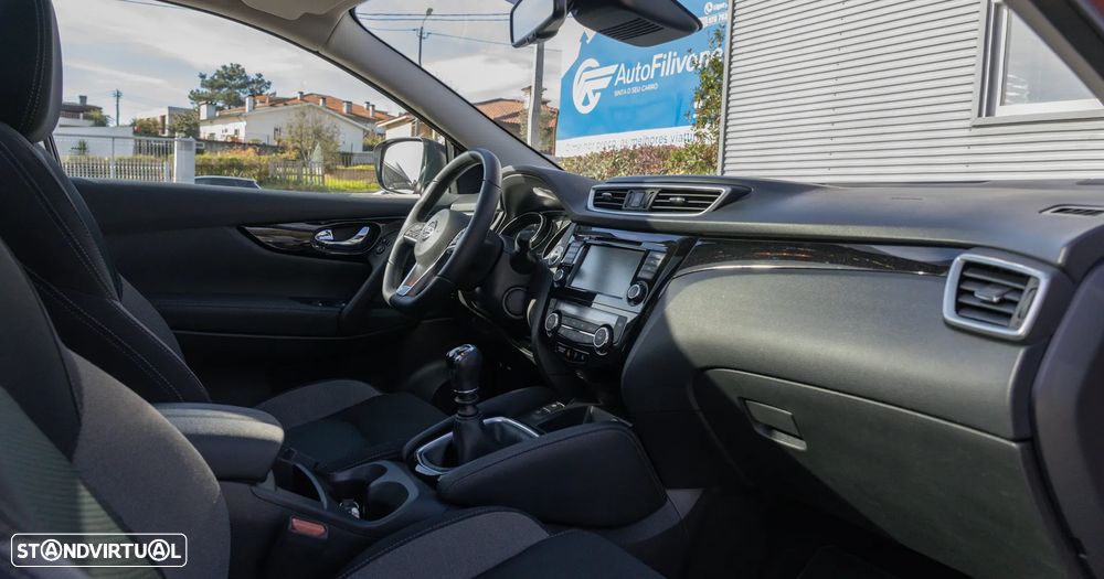 Nissan Qashqai 1.3 DIG-T N-Connecta J18 - 19