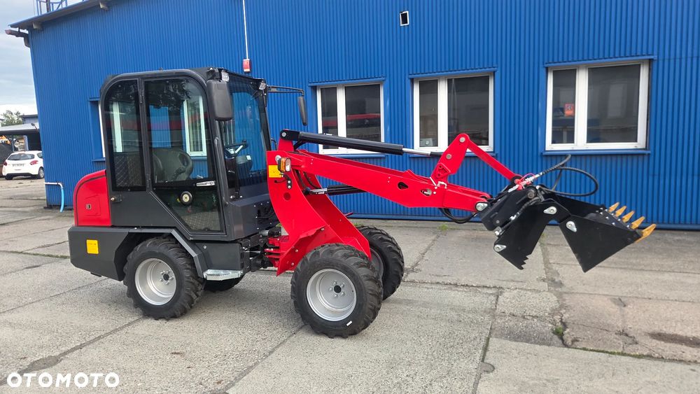 Kubota LOADER TRADER - 12