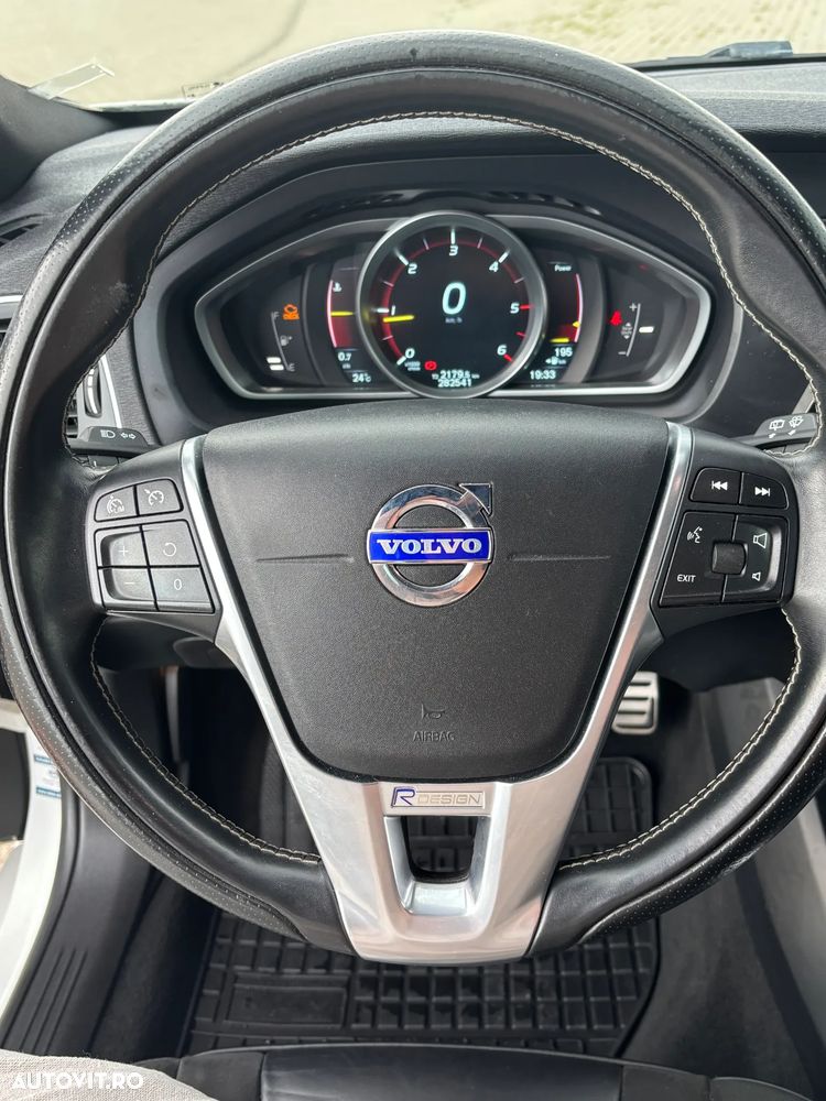 Volvo V40 D4 VEA R-Design - 12