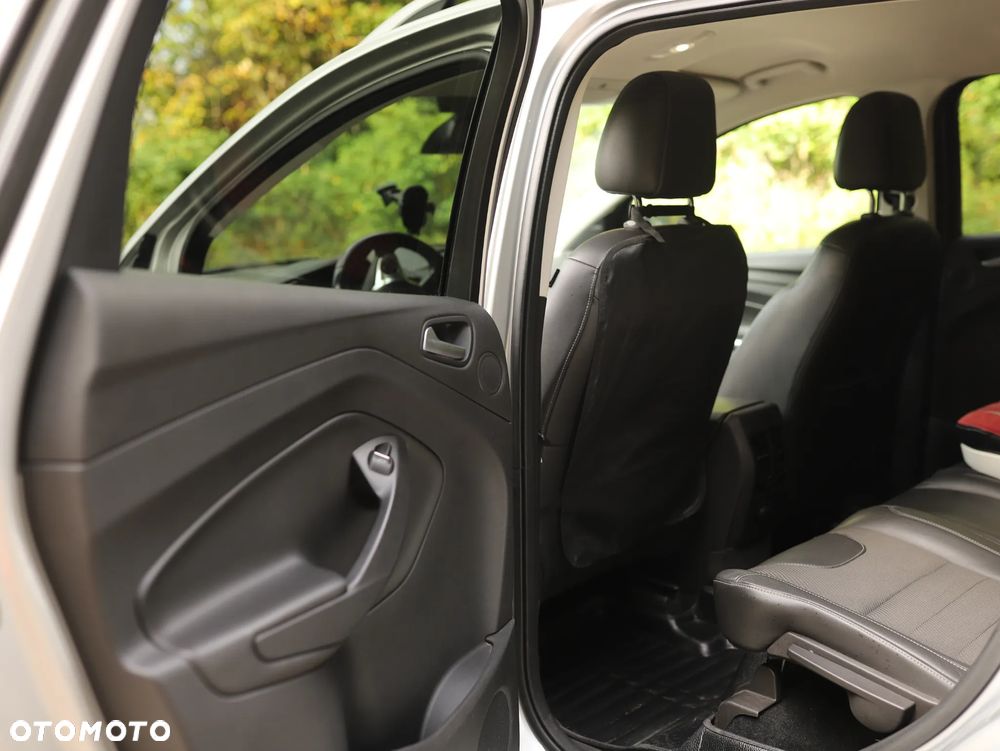 Ford Kuga 1.5 EcoBoost 2x4 Black & Silver - 3