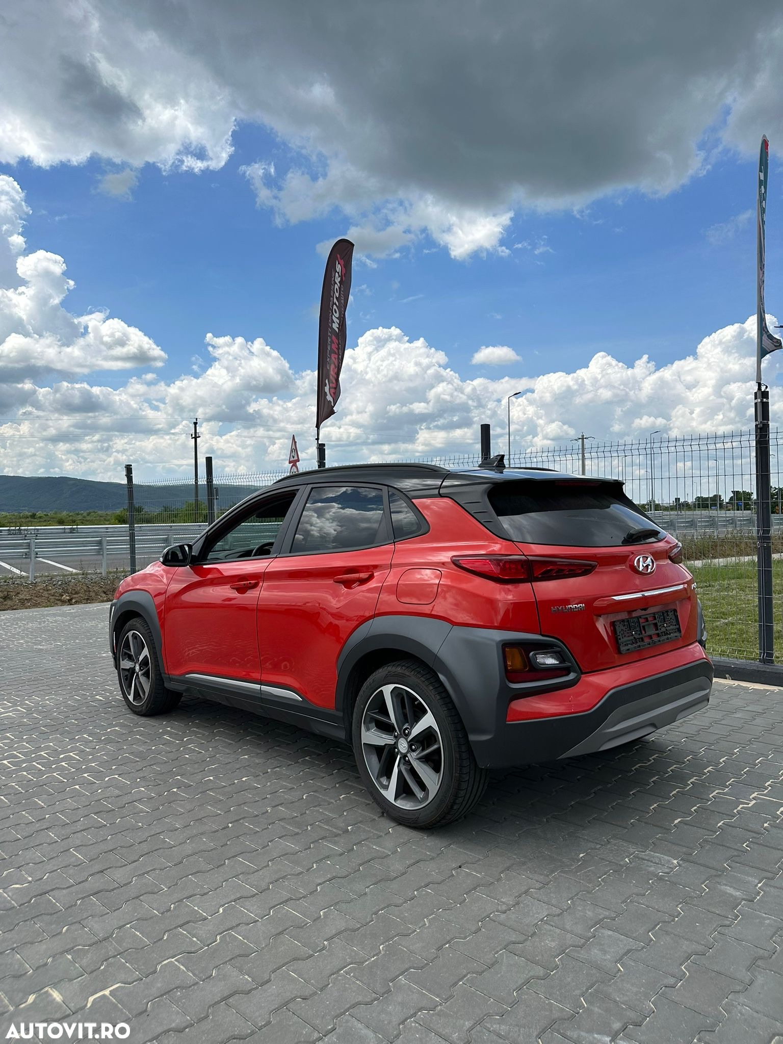 Hyundai KONA - 5