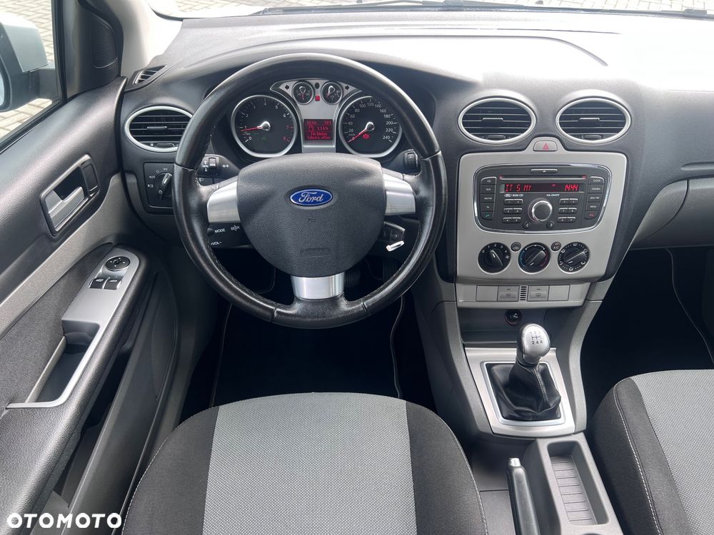 Ford Focus 1.8 Style - 24