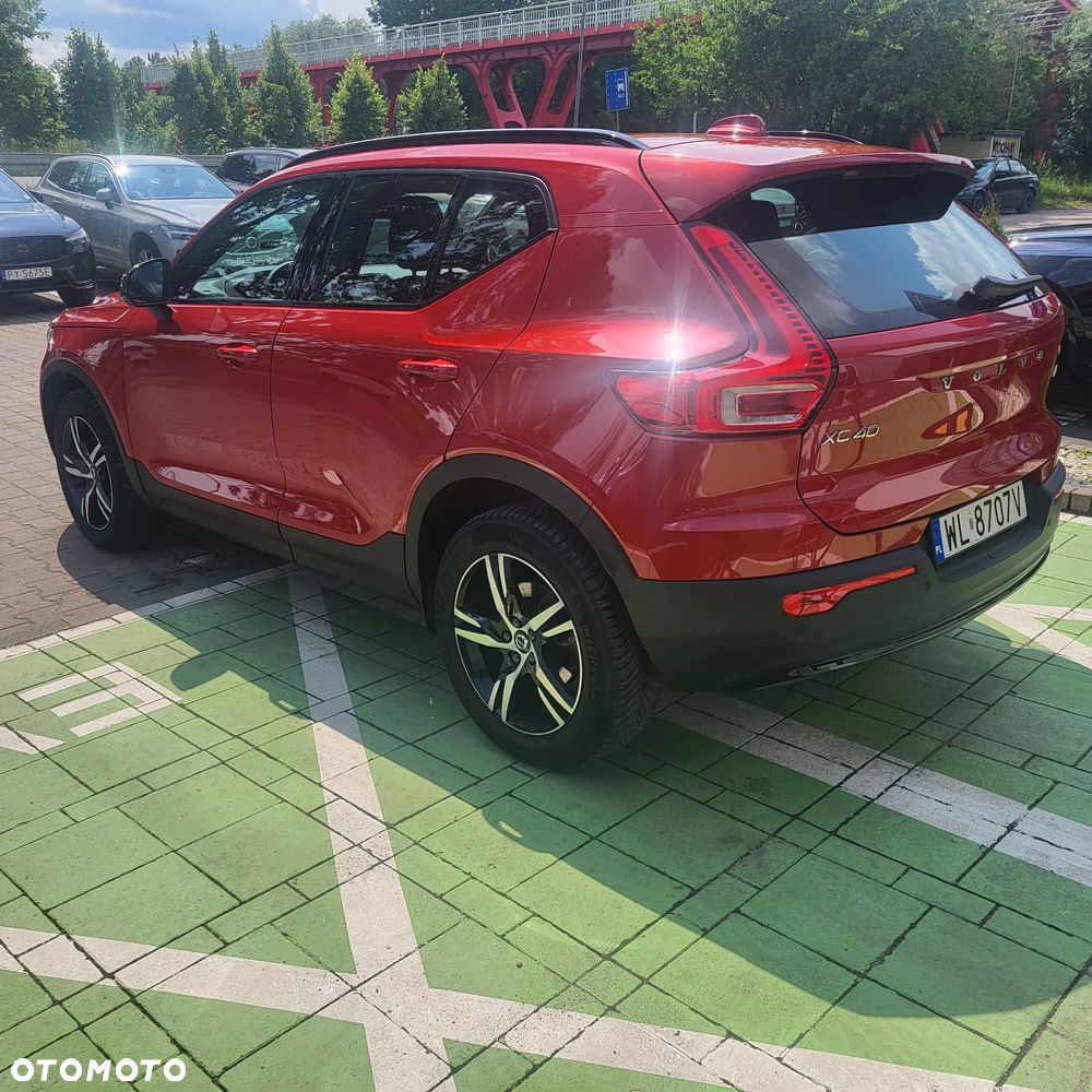 Volvo XC 40 B3 Plus Dark - 3