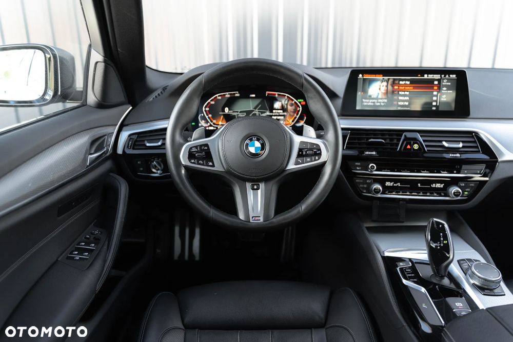 BMW Seria 5 530i xDrive M Sport sport - 24
