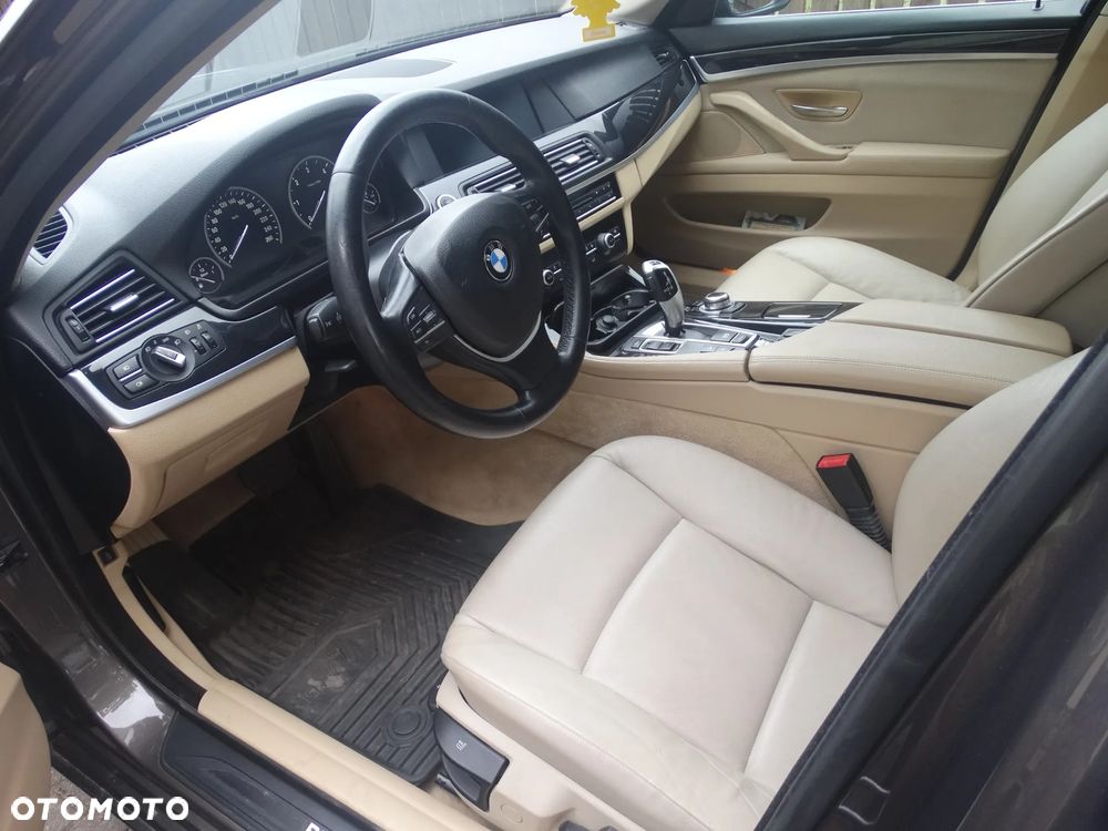 BMW Seria 5 530d xDrive - 9