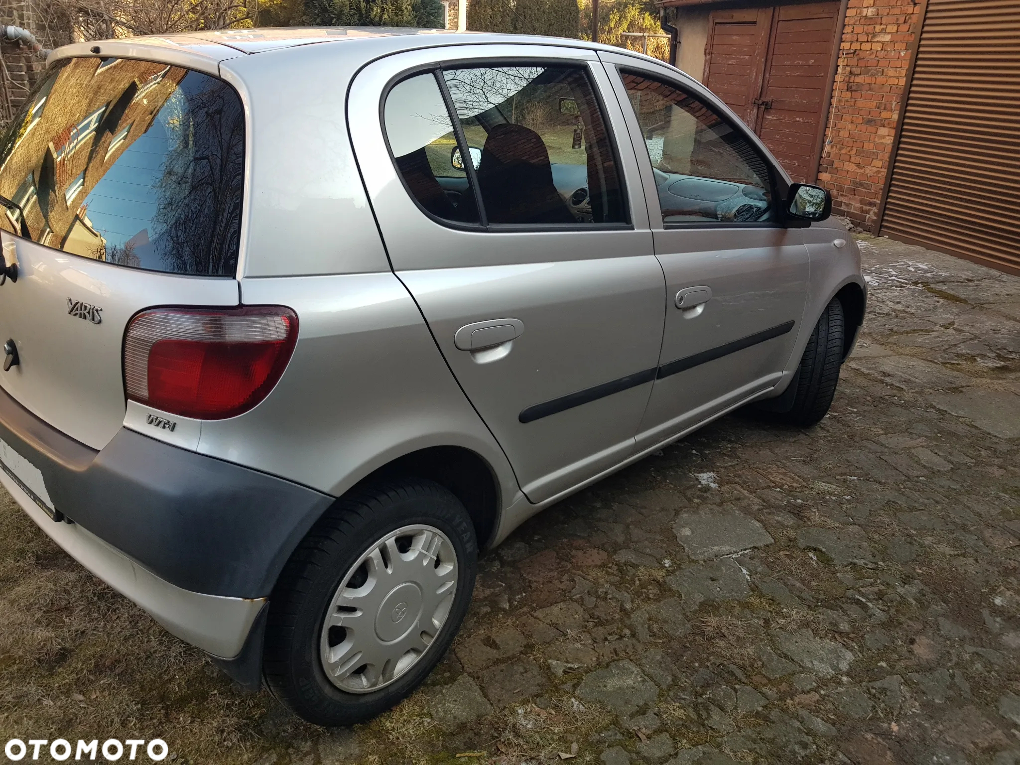 Toyota Yaris 1.0 Base - 5