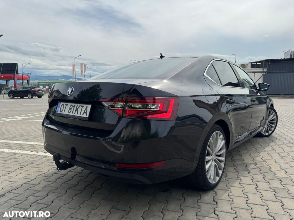 Skoda Superb 2.0 TDI DSG 4X4 Style - 4