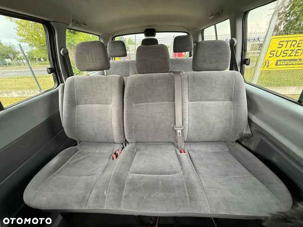 Toyota Hiace D-4D - 10