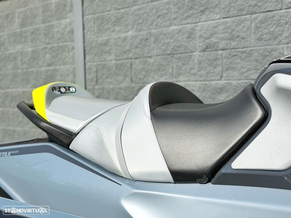 Sea-Doo RXT-X 325 RS - 9