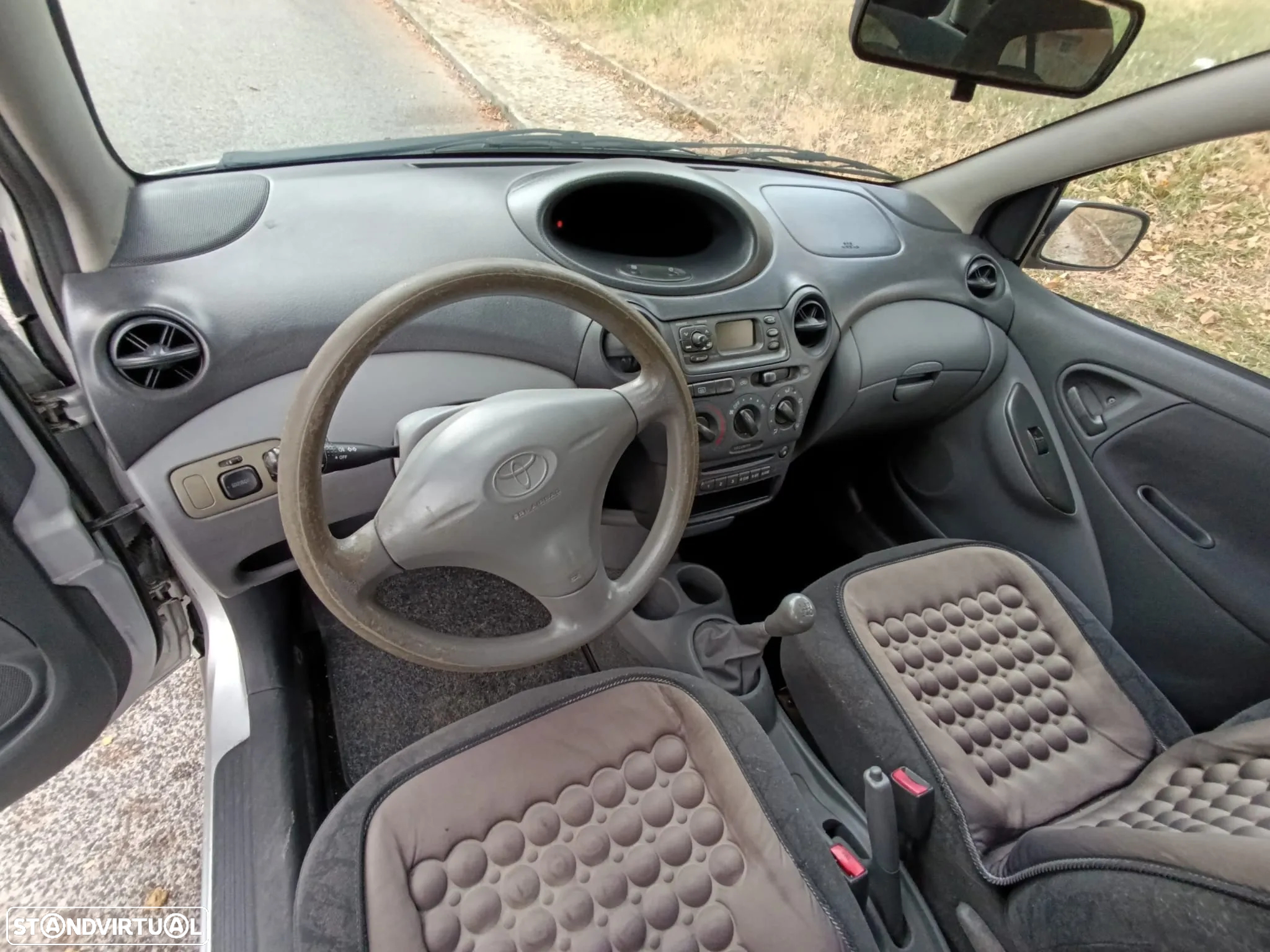 Toyota Yaris 1.0 Sol - 13