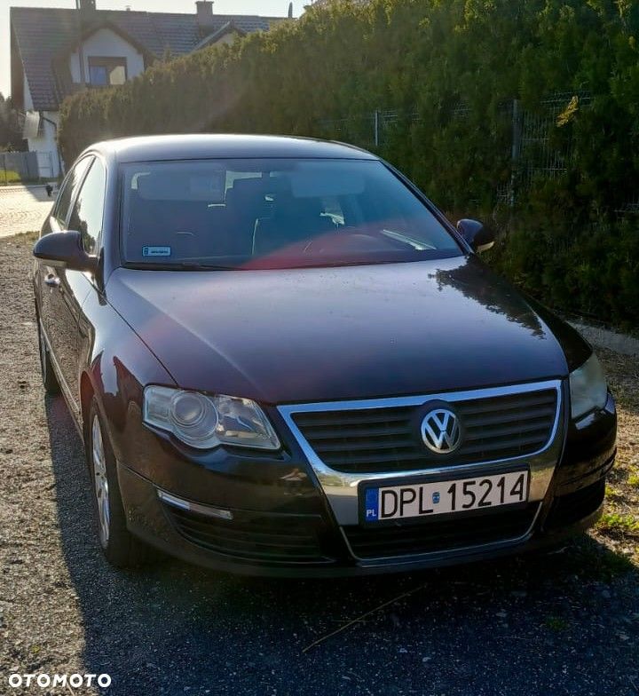 Volkswagen Passat - 4
