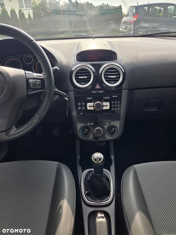 Opel Corsa 1.4 16V Cosmo - 22