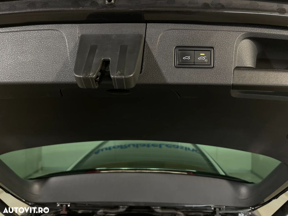 Volkswagen Passat 2.0 TDI DSG Highline - 23