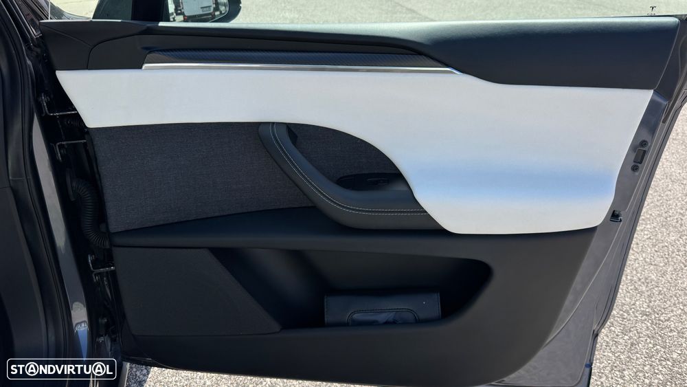 Tesla Model X Plaid AWD - 36