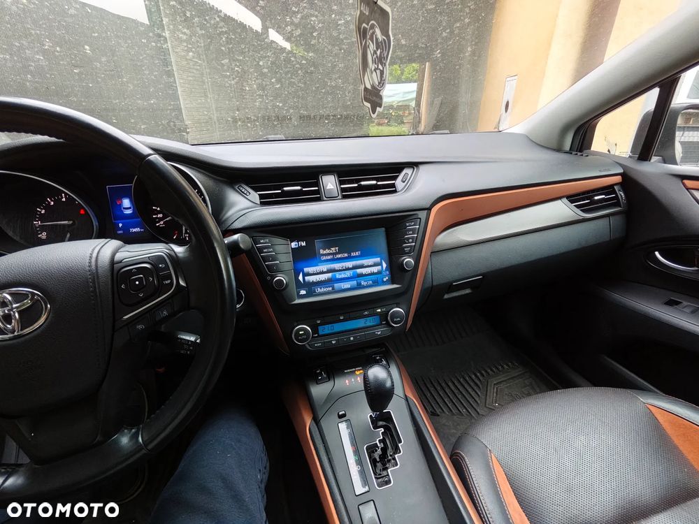 Toyota Avensis 1.8 Active MS - 12