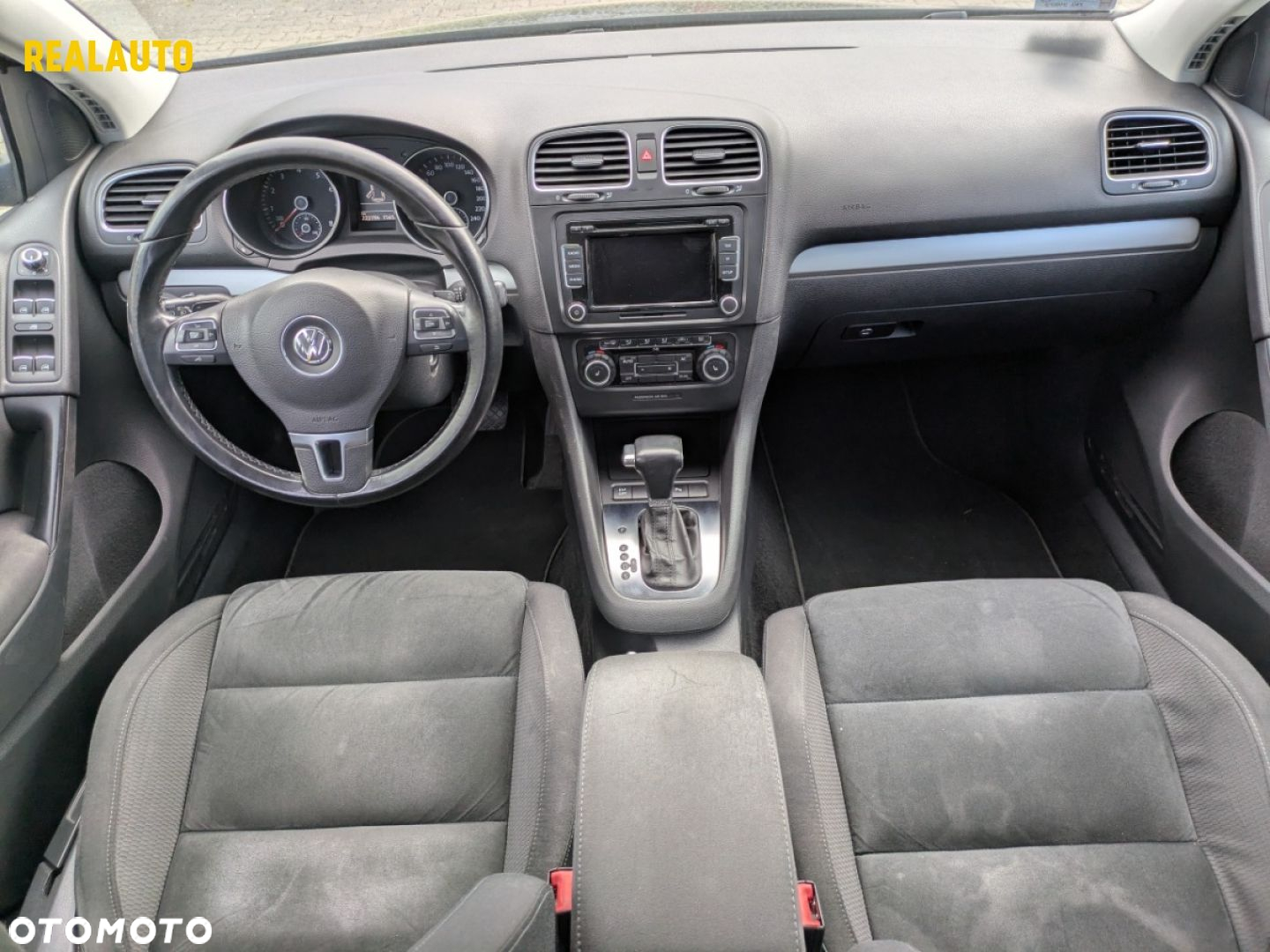 Volkswagen Golf - 8