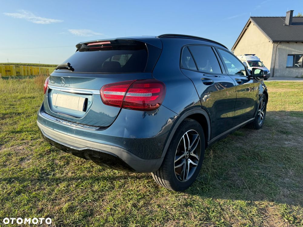 Mercedes-Benz GLA 200 7G-DCT Activity Edition - 1