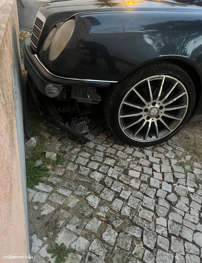 Mercedes-Benz E 220 D Elegance - 2