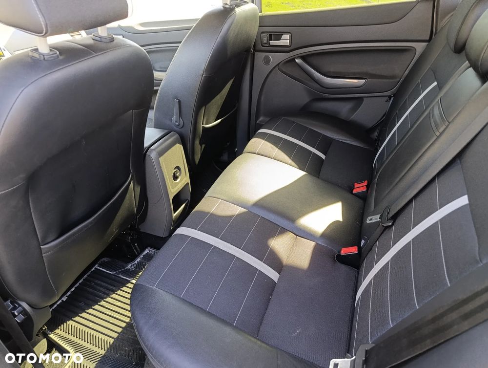 Ford Kuga 2.0 TDCi Titanium - 9