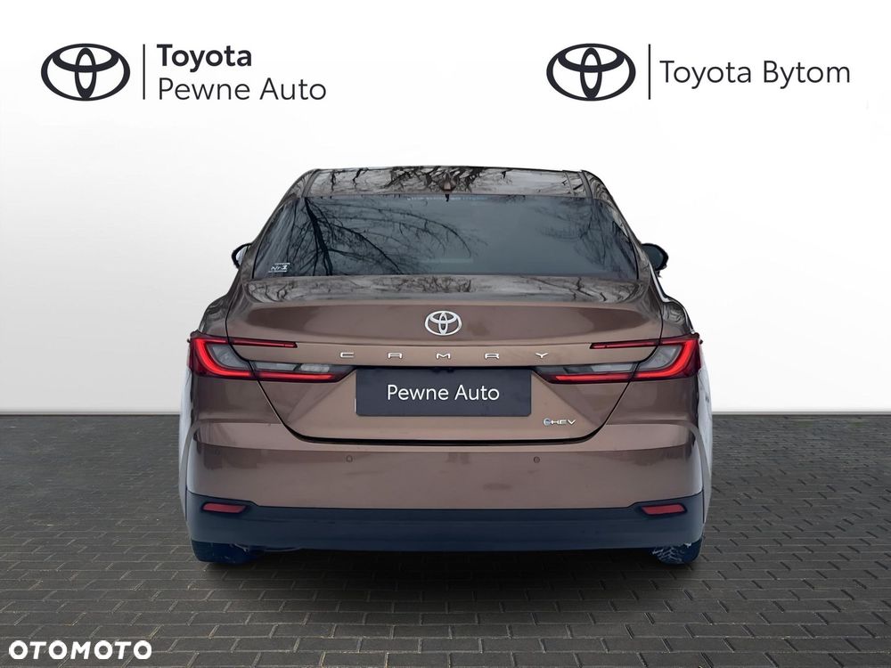 Toyota Camry - 5