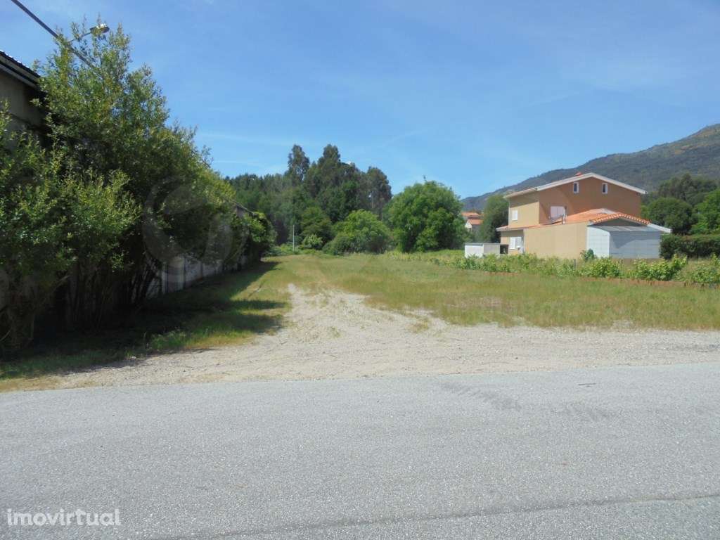 Armazém e Terreno Rústico em Tondela - Grande imagem: 3/10