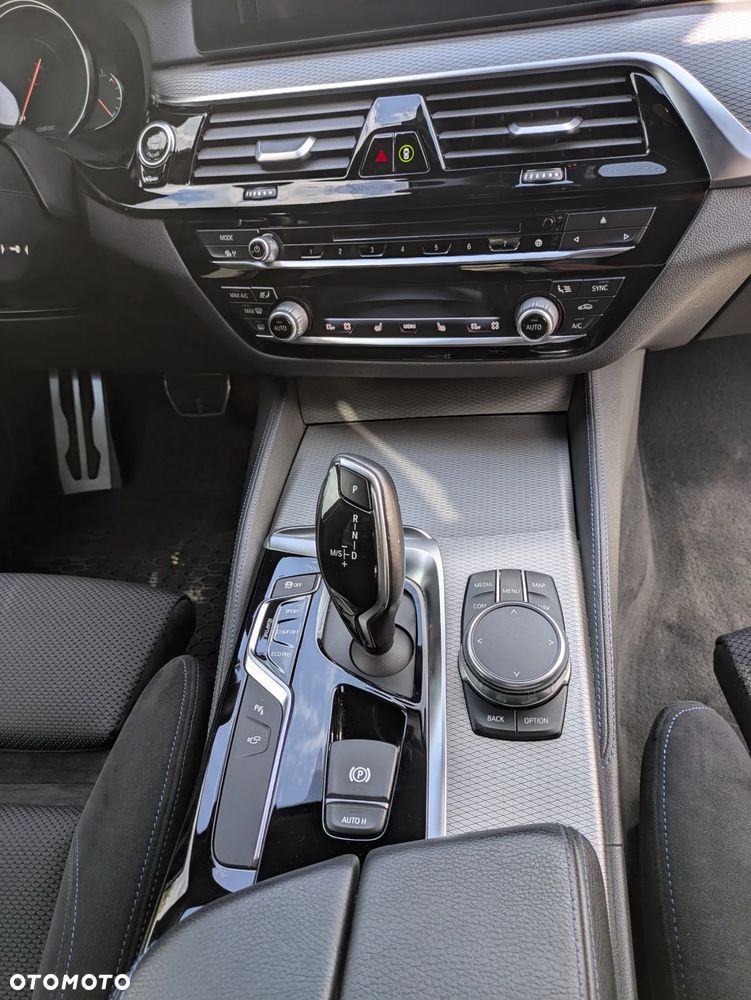 BMW Seria 5 530i xDrive M Sport sport - 19