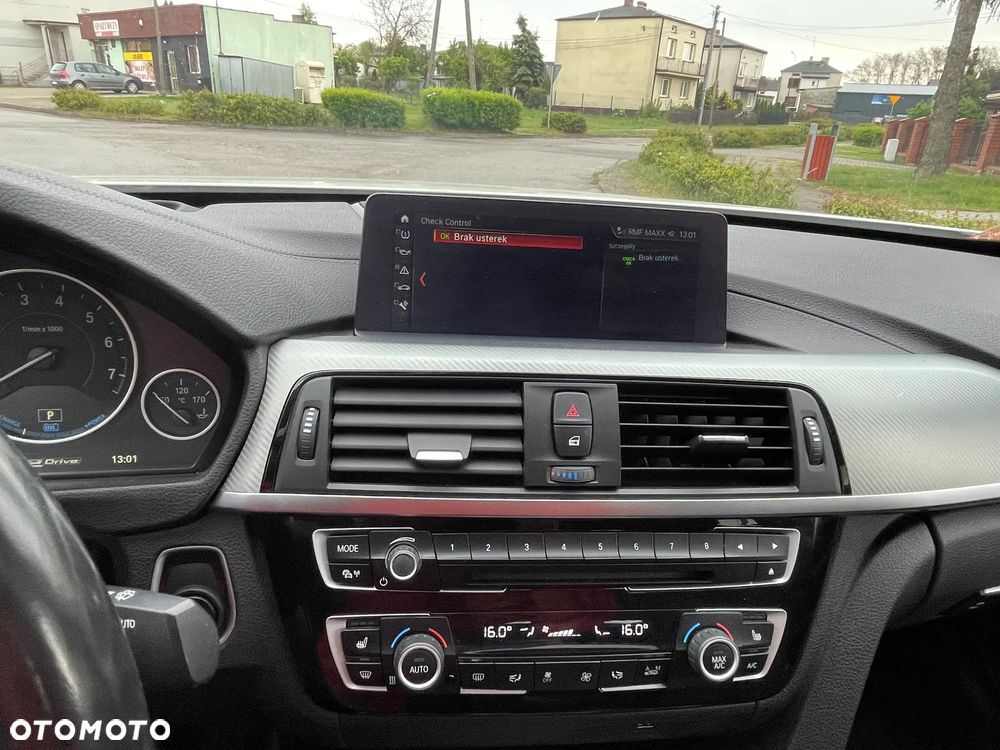 BMW Seria 3 330e iPerformance M Sport - 27