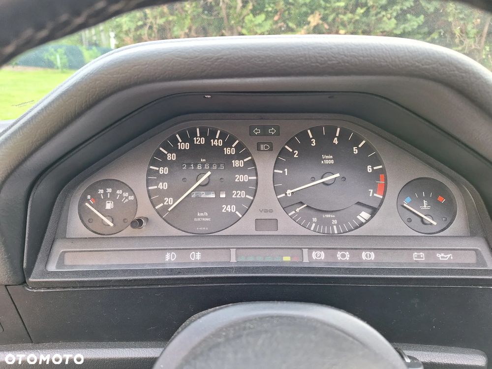 BMW Seria 3 325i - 14