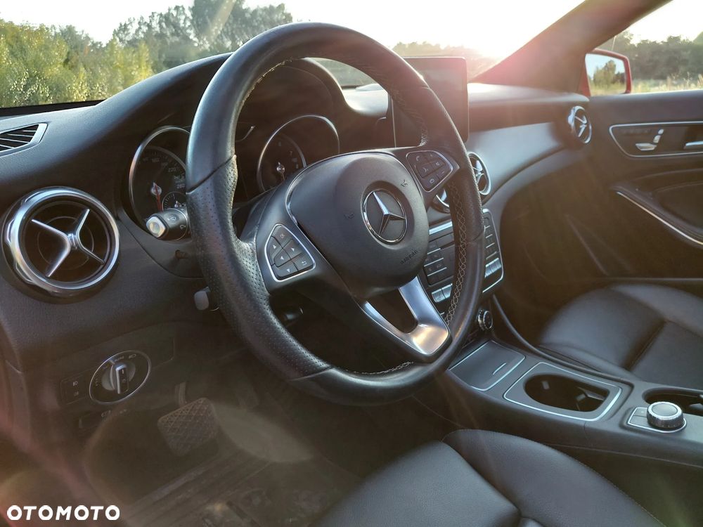 Mercedes-Benz GLA - 22
