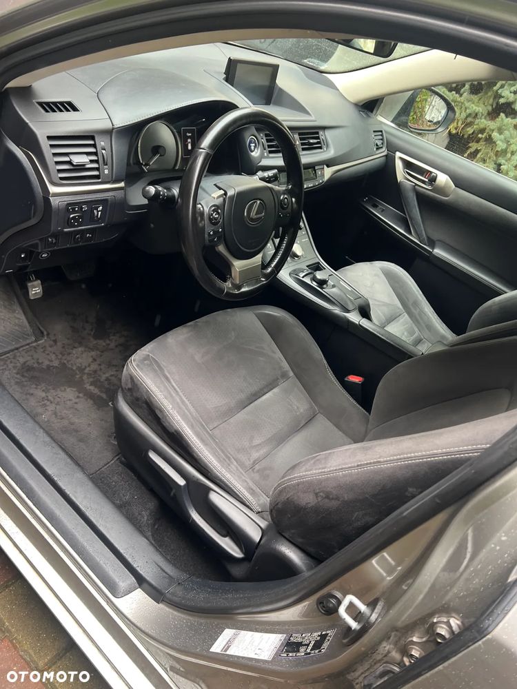 Lexus CT 200h Launch Edition - 13