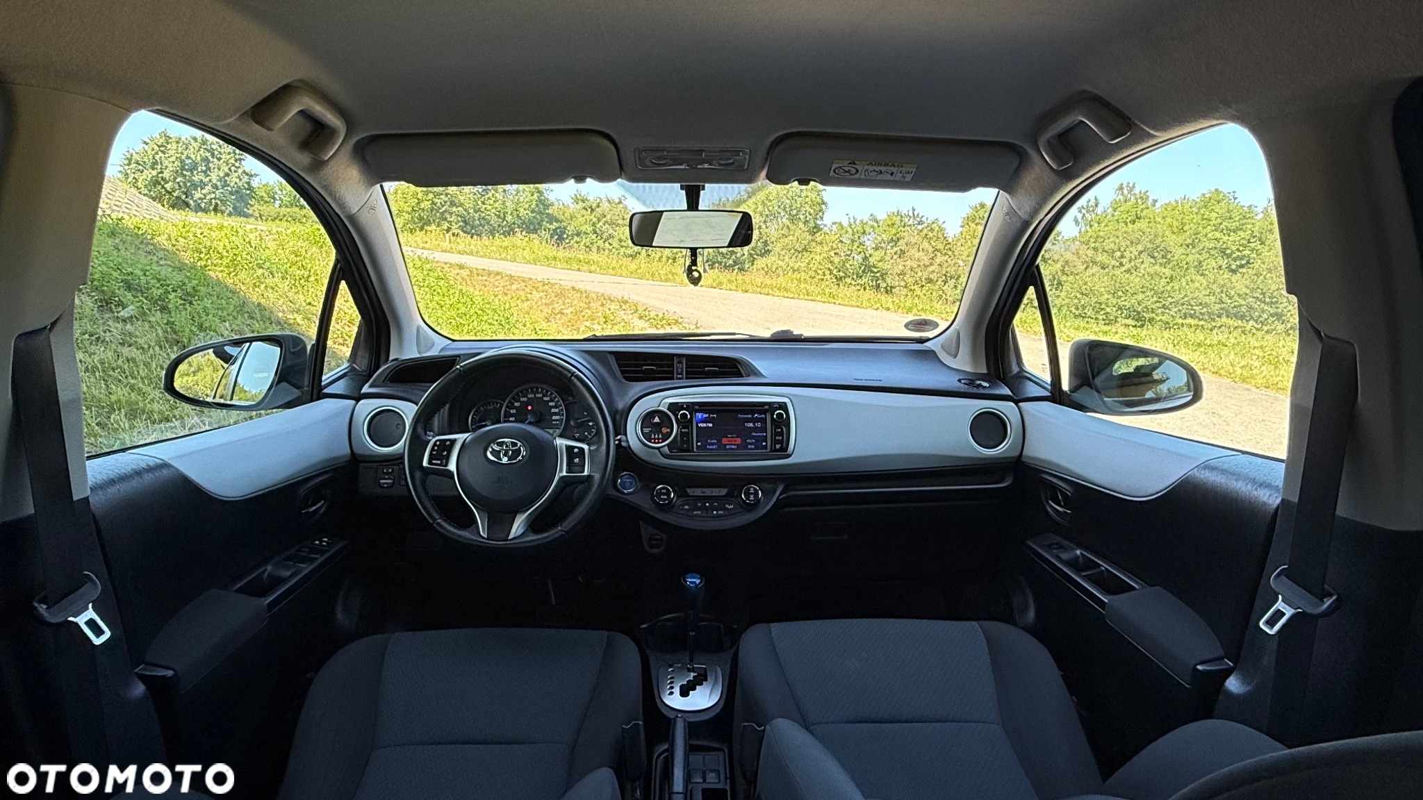 Toyota Yaris Hybrid 100 Active - 7