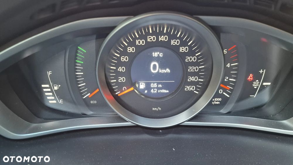 Volvo V40 D2 Momentum - 9