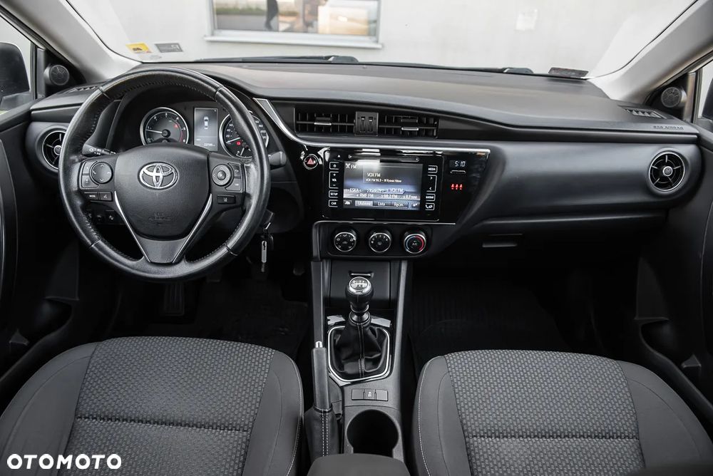 Toyota Corolla 1.4 D-4D Premium - 25
