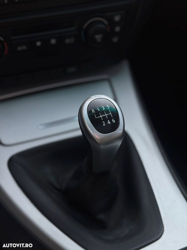 BMW Seria 3 318i - 34