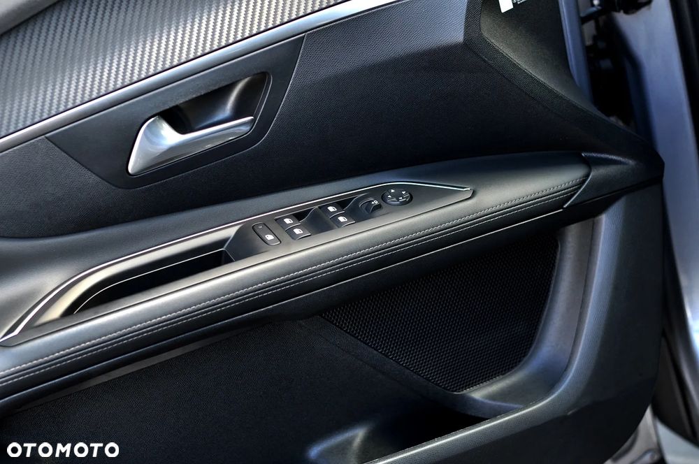 Peugeot 3008 1.2 PureTech Allure S&S EAT8 - 16