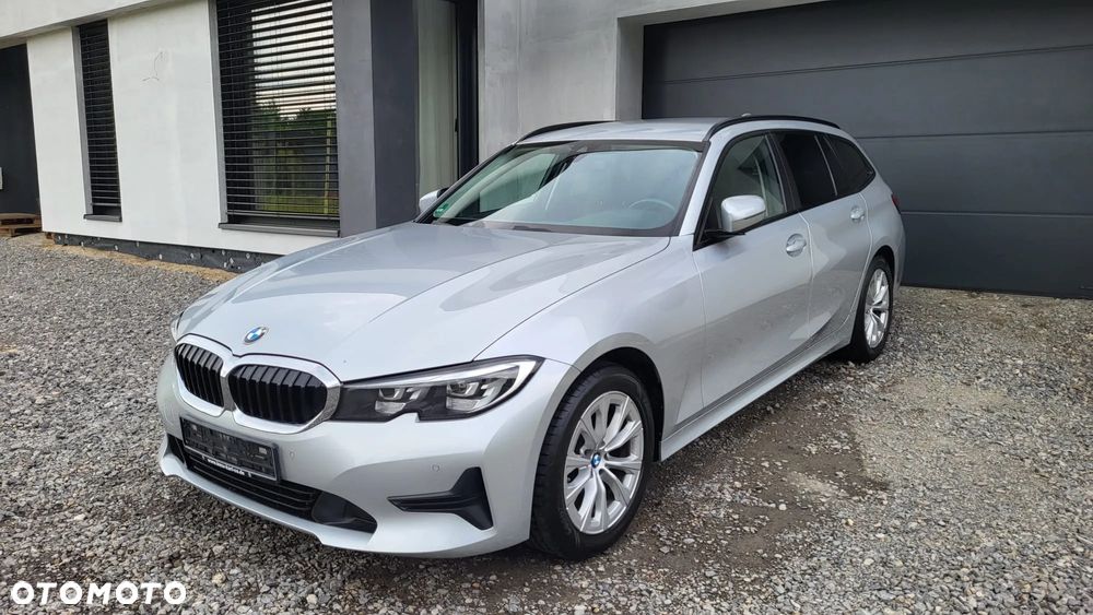 BMW Seria 3 318d Touring - 1