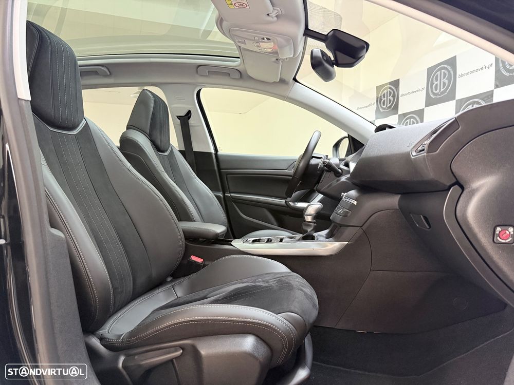 Peugeot 308 PureTech 130 GPF EAT8 Stop & Start Allure Pack - 23