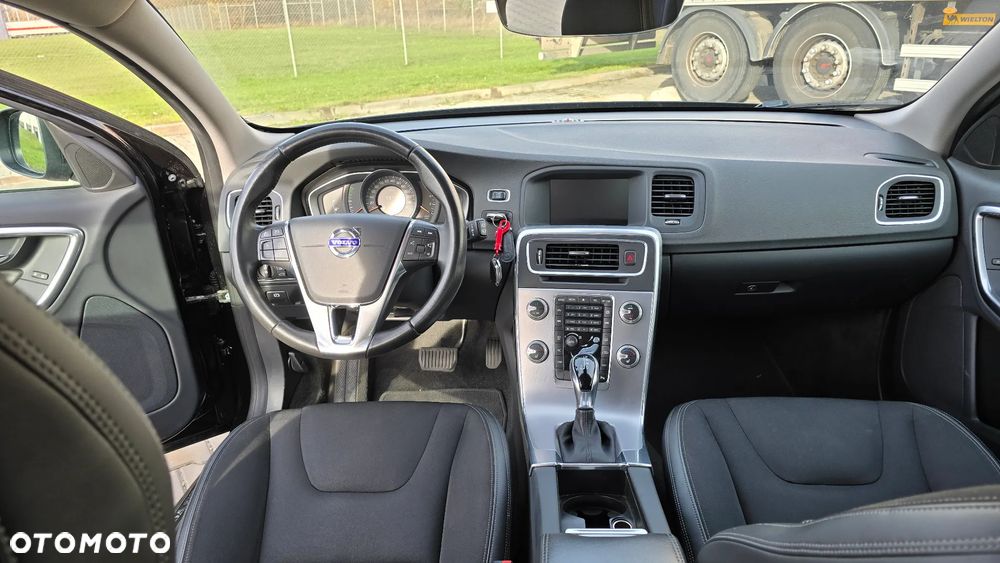 Volvo V60 D4 Momentum - 6