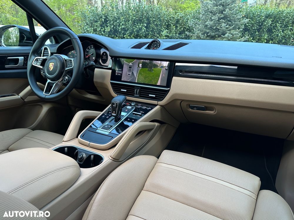 Porsche Cayenne Tiptronic S - 9