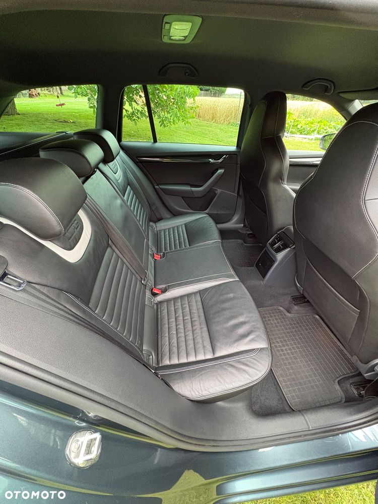 Skoda Octavia 2.0 TDI RS DSG - 17