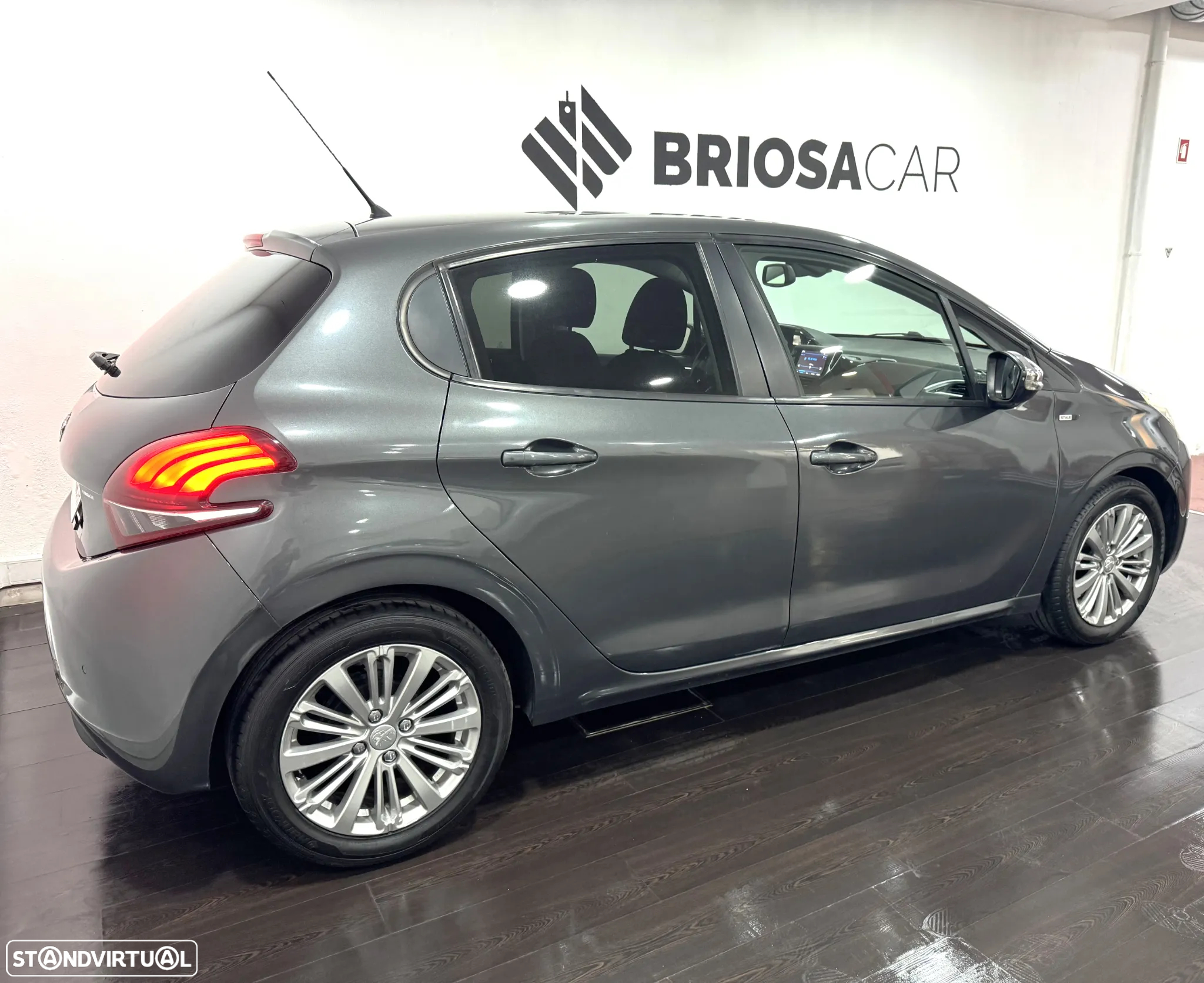 Peugeot 208 1.6 BlueHDi Style - 8