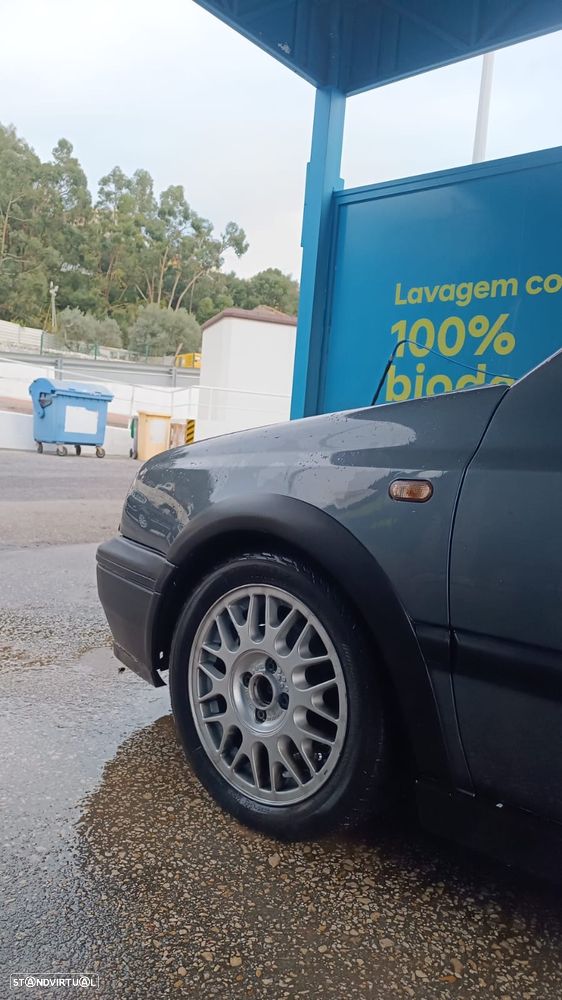 VW Golf 1.6 GT Special - 2