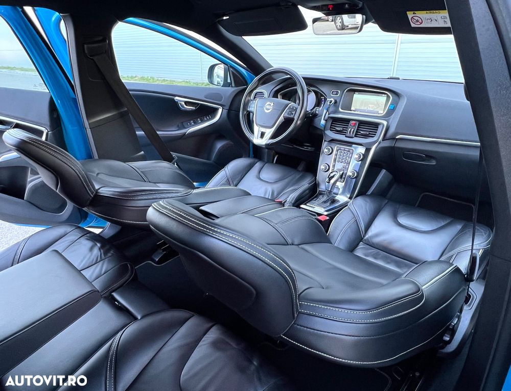 Volvo V40 D3 Geartronic RDesign - 11