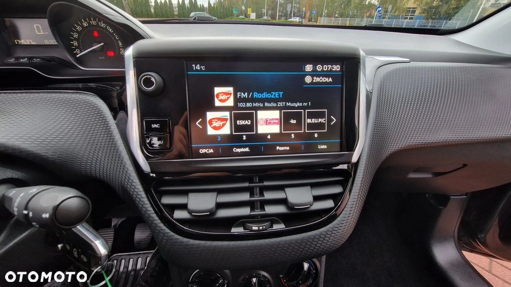 Peugeot 2008 1.6 BlueHDi Style - 20