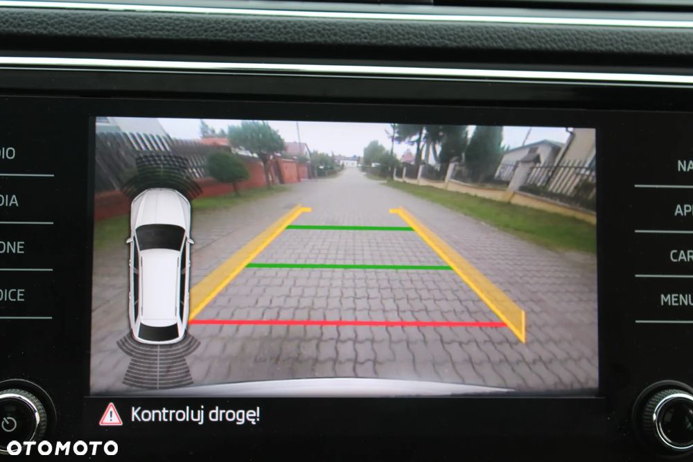 Skoda Superb 2.0 TDI DSG Premium Edition - 37